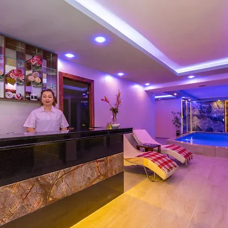 Bekdas Deluxe & Hotell 4*